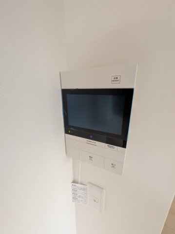 【設備】TVモニター付きインターホンを設置。訪問者の姿を確認してから対応できます。