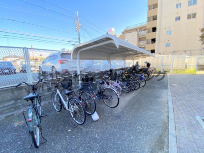 【その他共用部分】 | 　グランデージハヤミ | 駐輪場です