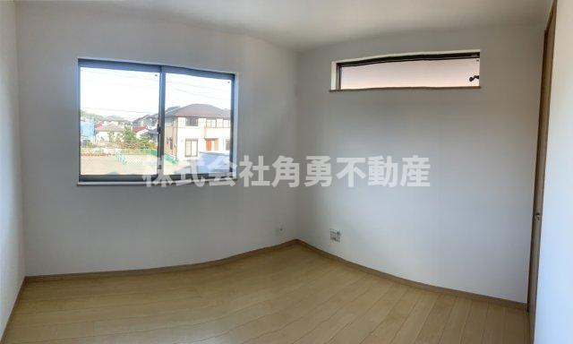 平塚市河内2丁目　新築一戸建て　D号棟の内観：施工例|《施工例》洋室