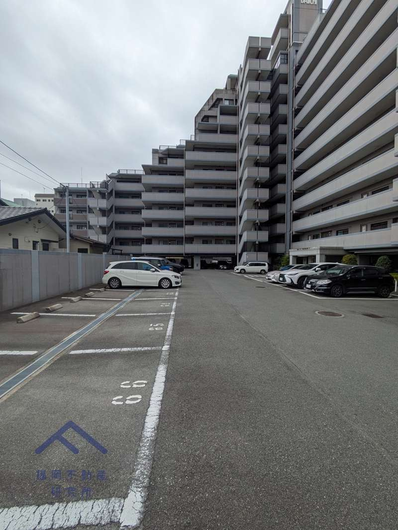 アーバンパレス諏訪野IIの駐車場