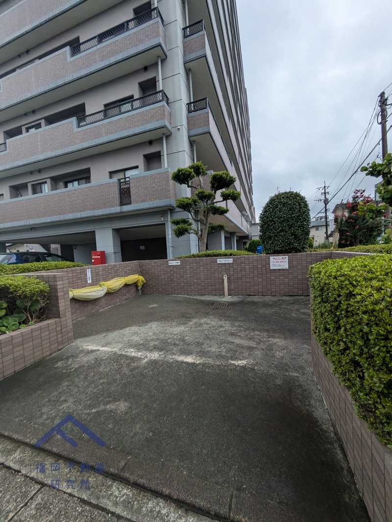 アーバンパレス諏訪野IIの駐車場