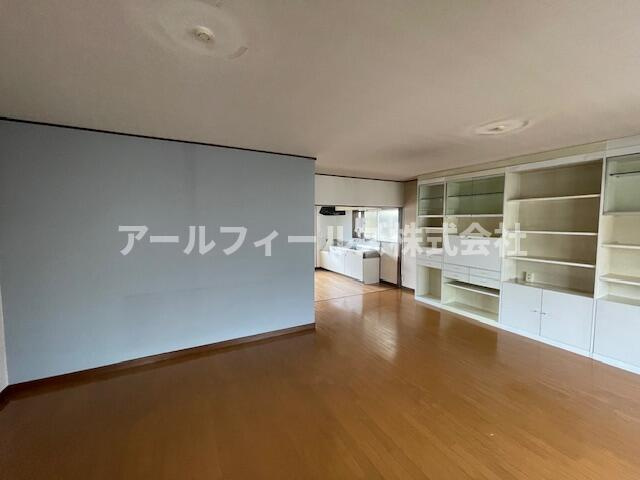 中村ビルの居間・リビング