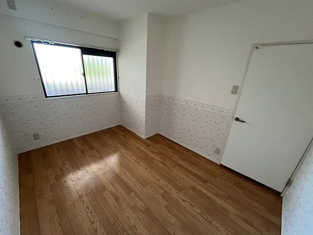 芦屋市津知町の賃貸マンションの居間・リビング