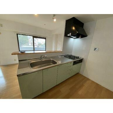 芦屋市津知町の賃貸マンションのキッチン