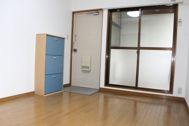 神戸市灘区王子町１丁目の賃貸マンションの居間・リビング