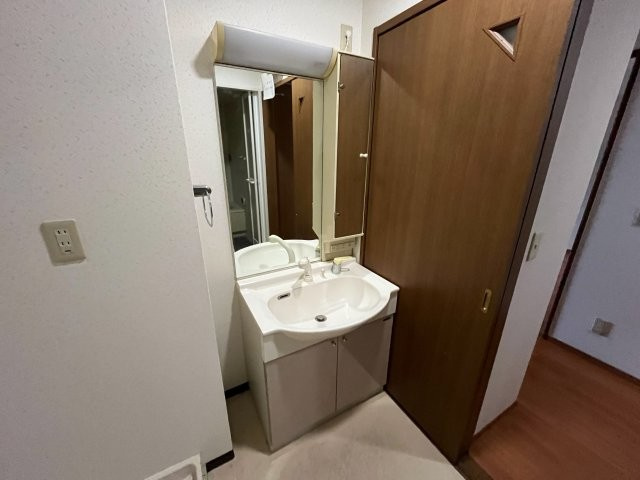 西宮市高松町の賃貸マンションの洗面所