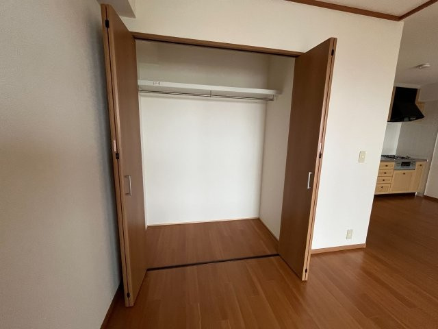 西宮市高松町の賃貸マンションの収納