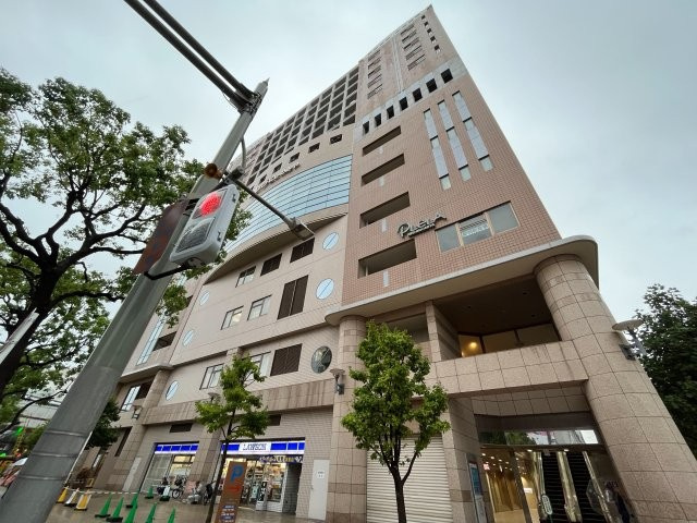 西宮市高松町の賃貸マンションの外観