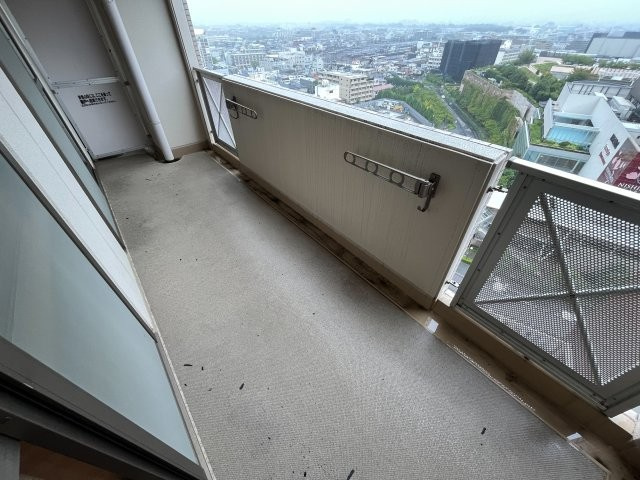 西宮市高松町の賃貸マンションのバルコニー