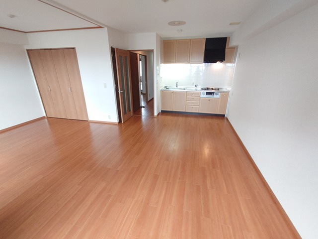 西宮市高松町の賃貸マンションの居間・リビング
