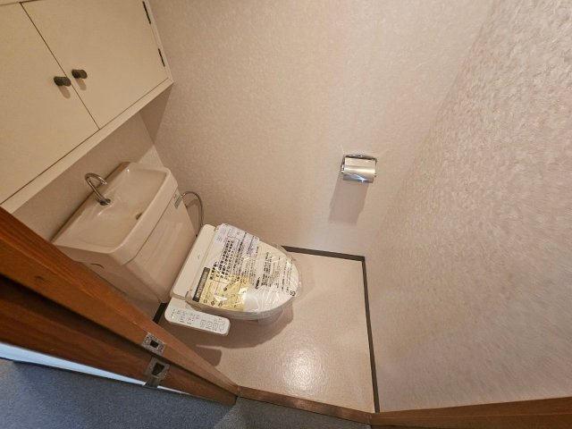 神戸市東灘区甲南町５丁目の賃貸マンションのトイレ