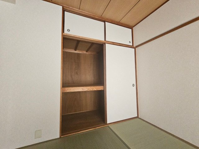 神戸市東灘区甲南町５丁目の賃貸マンションの収納