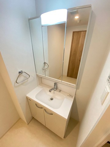 西宮市北昭和町の賃貸マンションの洗面所