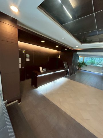 西宮市段上町３丁目の賃貸マンションのロビー