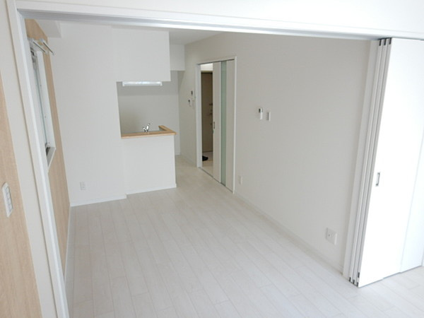 神戸市東灘区田中町４丁目の賃貸マンションの居間・リビング
