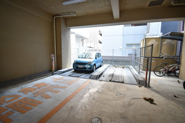 アイセレブ大博通りの駐車場