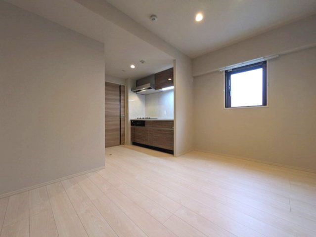 西宮市深津町の賃貸マンションの居間・リビング