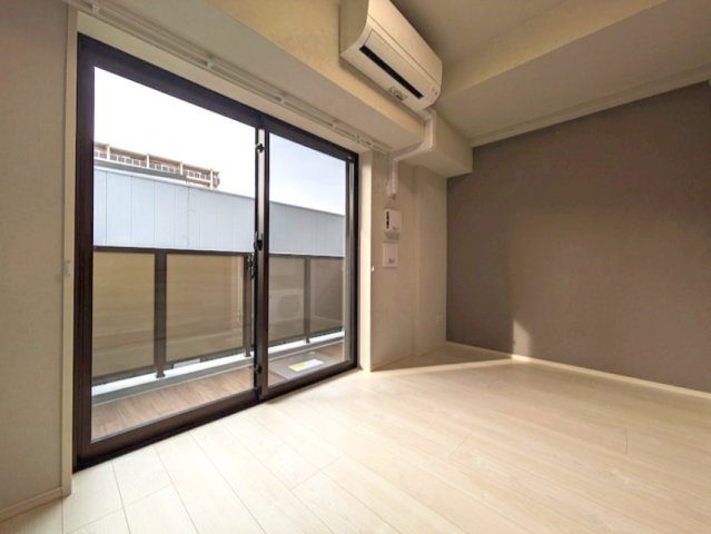 西宮市深津町の賃貸マンションの居間・リビング