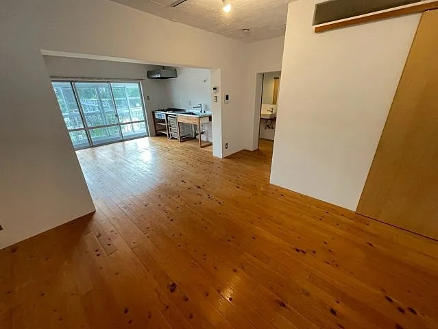 芦屋市精道町の賃貸マンションの居間・リビング