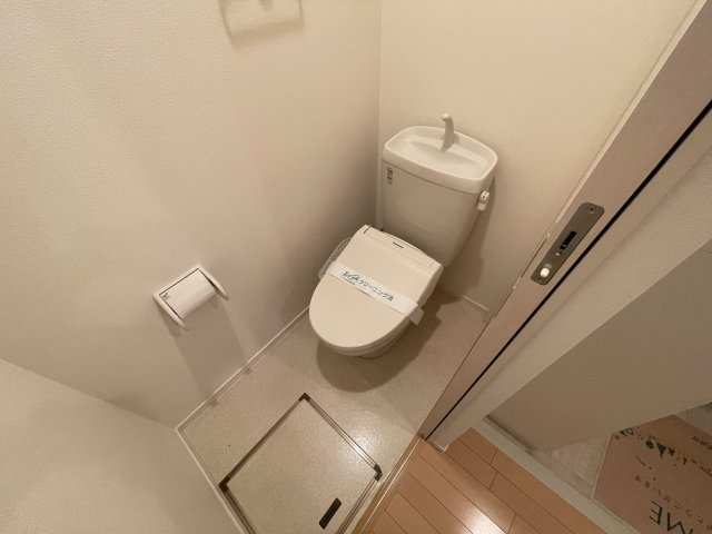 神戸市灘区城内通４丁目のアパートのトイレ