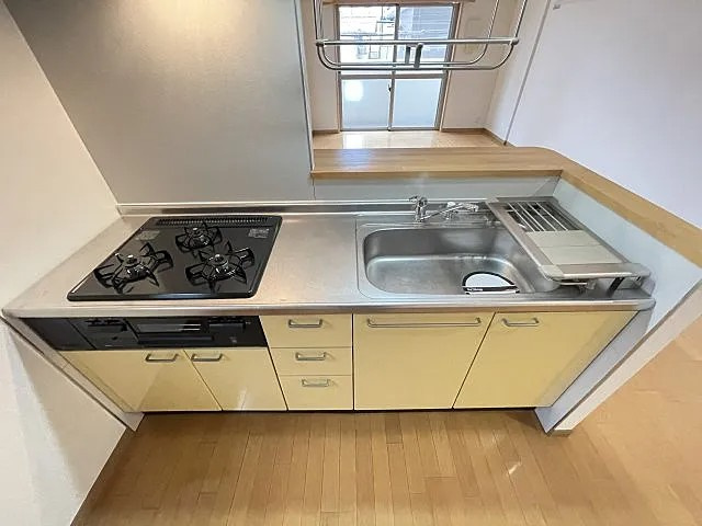 神戸市中央区八雲通６丁目の賃貸マンションのキッチン