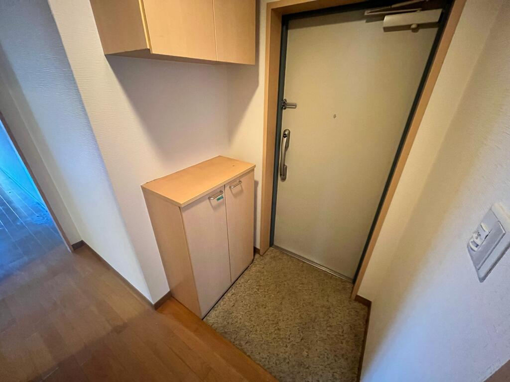 神戸市中央区八雲通６丁目の賃貸マンションの玄関