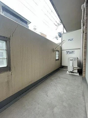 神戸市中央区八雲通６丁目の賃貸マンションのバルコニー