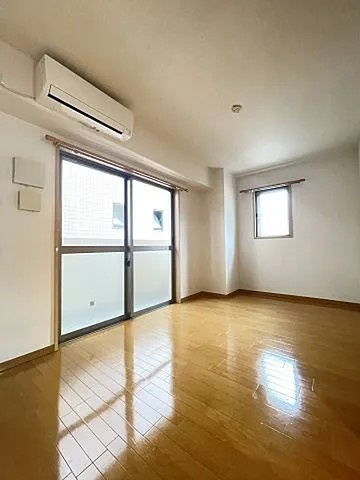 神戸市中央区八雲通６丁目の賃貸マンションの居間・リビング