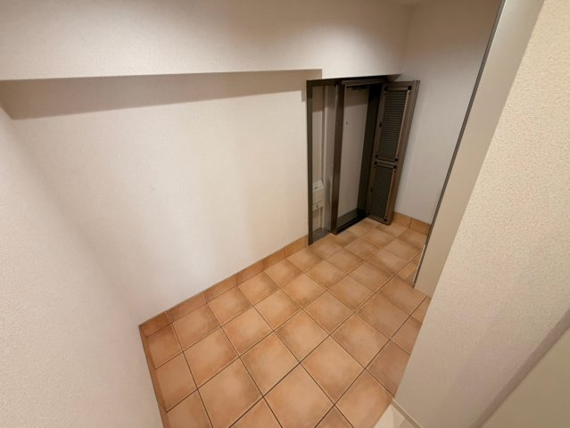 神戸市東灘区住吉東町２丁目の賃貸マンションの玄関