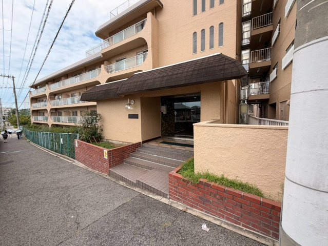 神戸市東灘区住吉東町２丁目の賃貸マンションのエントランス