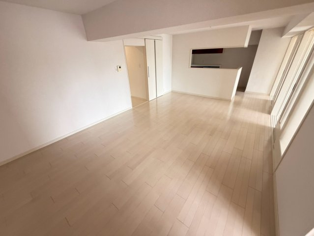 神戸市東灘区住吉東町２丁目の賃貸マンションの居間・リビング