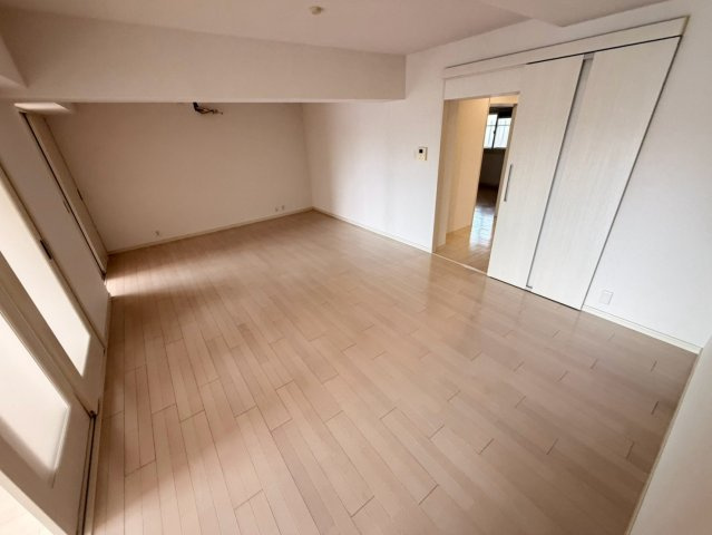 神戸市東灘区住吉東町２丁目の賃貸マンションの居間・リビング