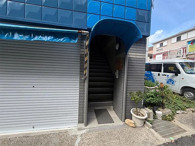 神戸市中央区国香通７丁目の賃貸マンションのエントランス