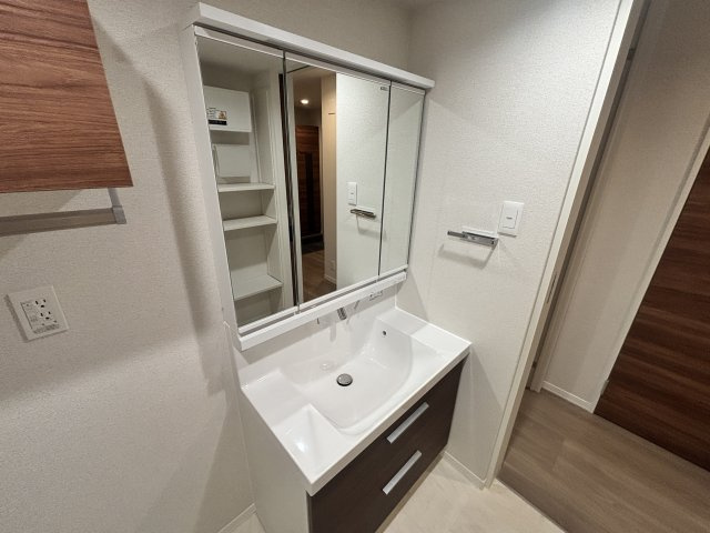 神戸市灘区灘北通３丁目の賃貸マンションの洗面所