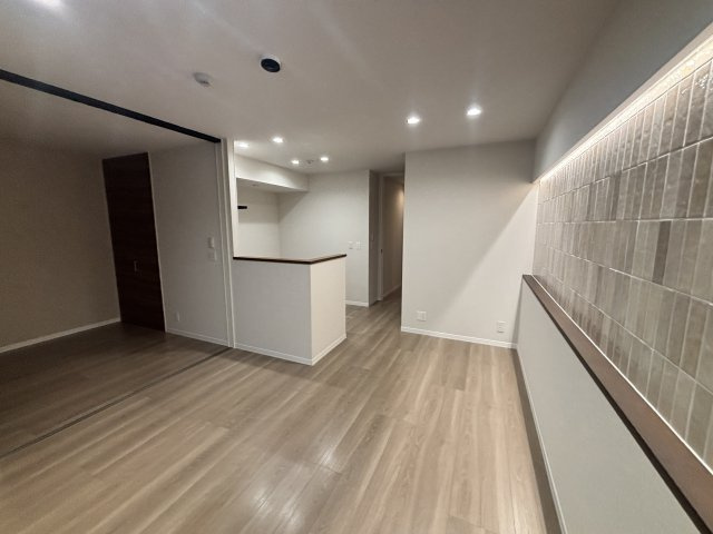 神戸市灘区灘北通３丁目の賃貸マンションの居間・リビング