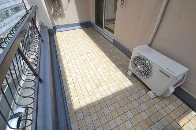 神戸市中央区栄町通５丁目の賃貸マンションのバルコニー