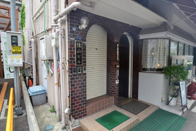 神戸市中央区栄町通５丁目の賃貸マンションのエントランス