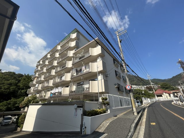 ハイツ六甲の外観