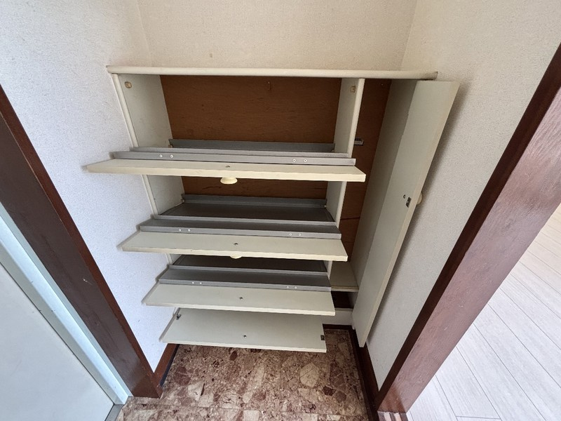 フラワーサンパレスの収納