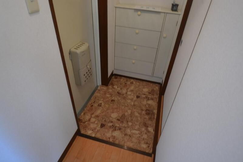 フラワーサンパレスの玄関