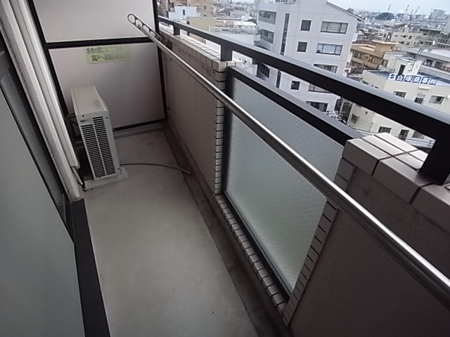 神戸市灘区城内通４丁目の賃貸マンションのバルコニー