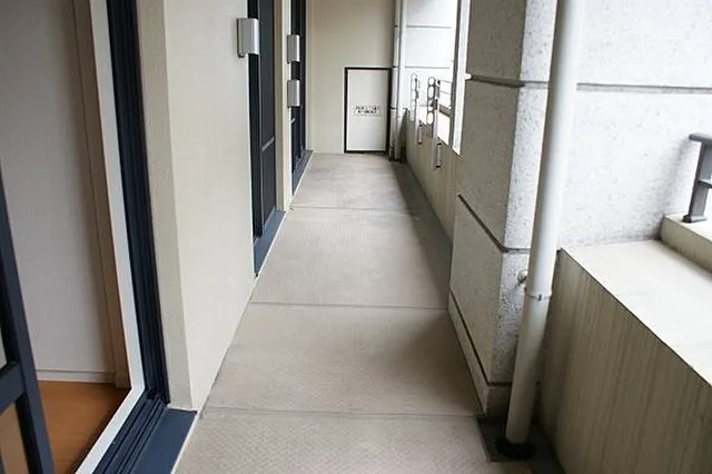 神戸市中央区栄町通２丁目の賃貸マンションのバルコニー