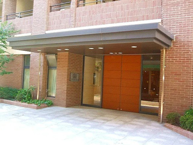 神戸市中央区栄町通２丁目の賃貸マンションのエントランス