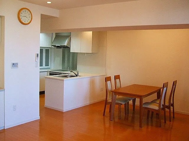 神戸市中央区栄町通２丁目の賃貸マンションの居間・リビング