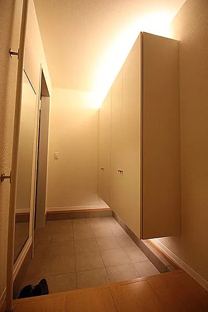 西宮市宮西町の賃貸マンションの玄関
