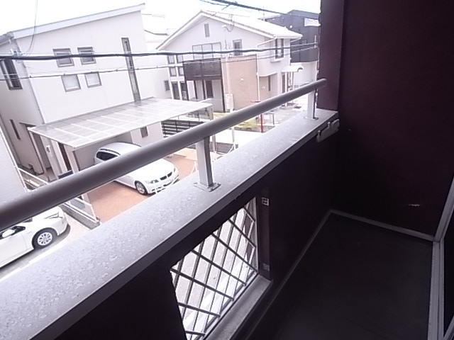芦屋市伊勢町のハイツのバルコニー