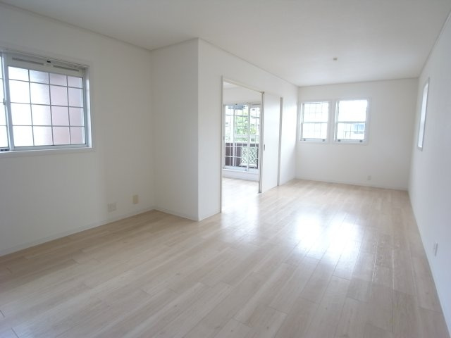 芦屋市伊勢町のハイツの居間・リビング