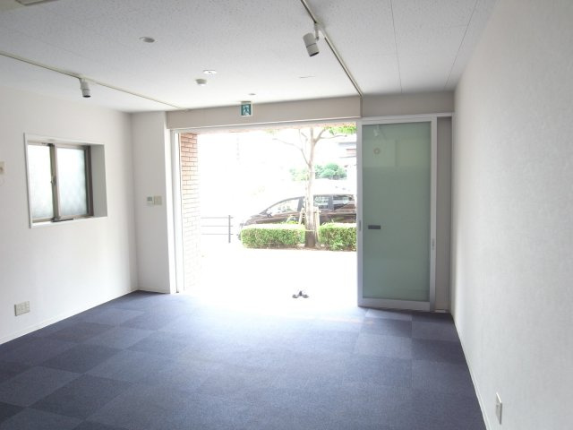 大阪市東淀川区東中島２丁目の店舗事務所