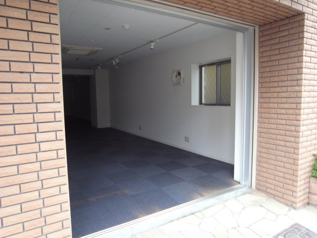 大阪市東淀川区東中島２丁目の店舗事務所