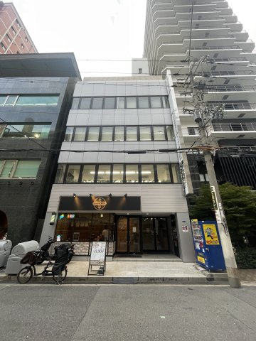 大和本町ビルの庭